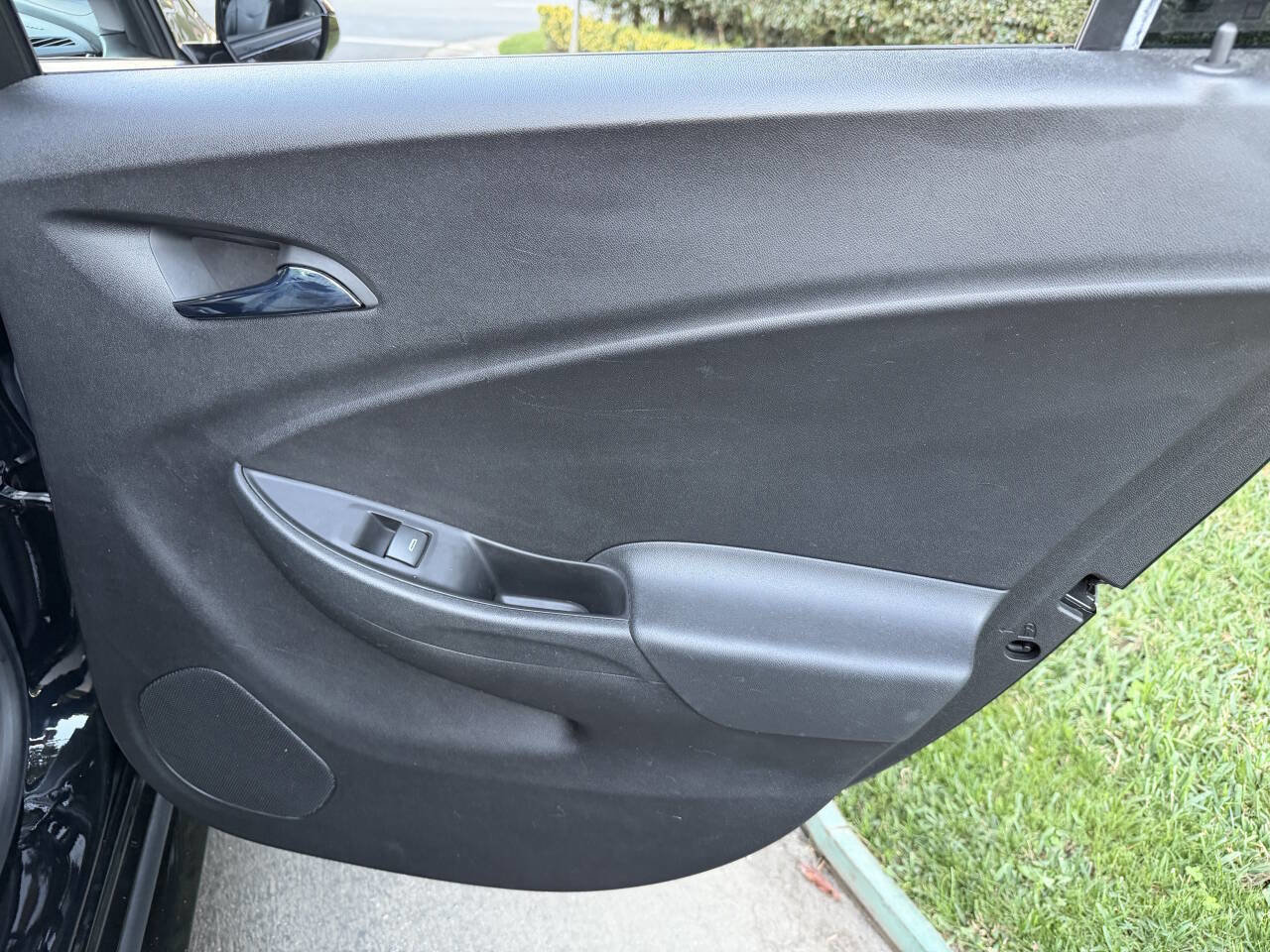 Used 2016 Chevrolet Volt Premier w/ Driver Confidence Package image 22