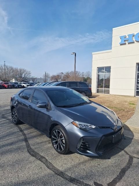 Used 2017 Toyota Corolla SE w/ Carpet Mat Package (TMS) image 2