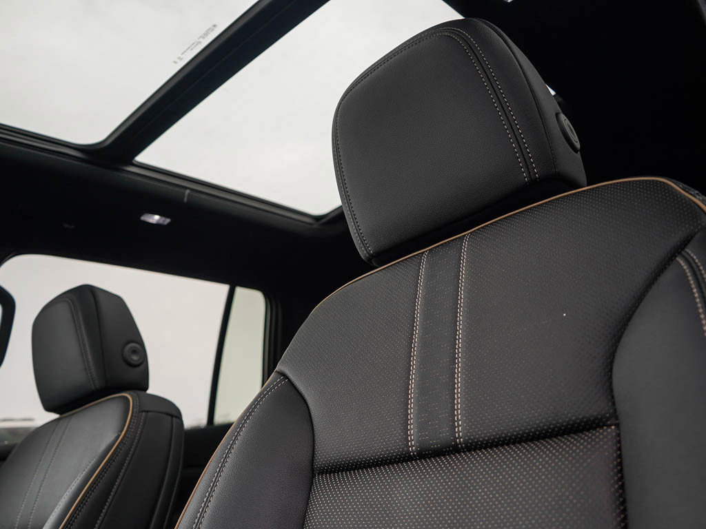 New 2026 Chevrolet Traverse High Country w/ LPO, Floor Liner Package image 22