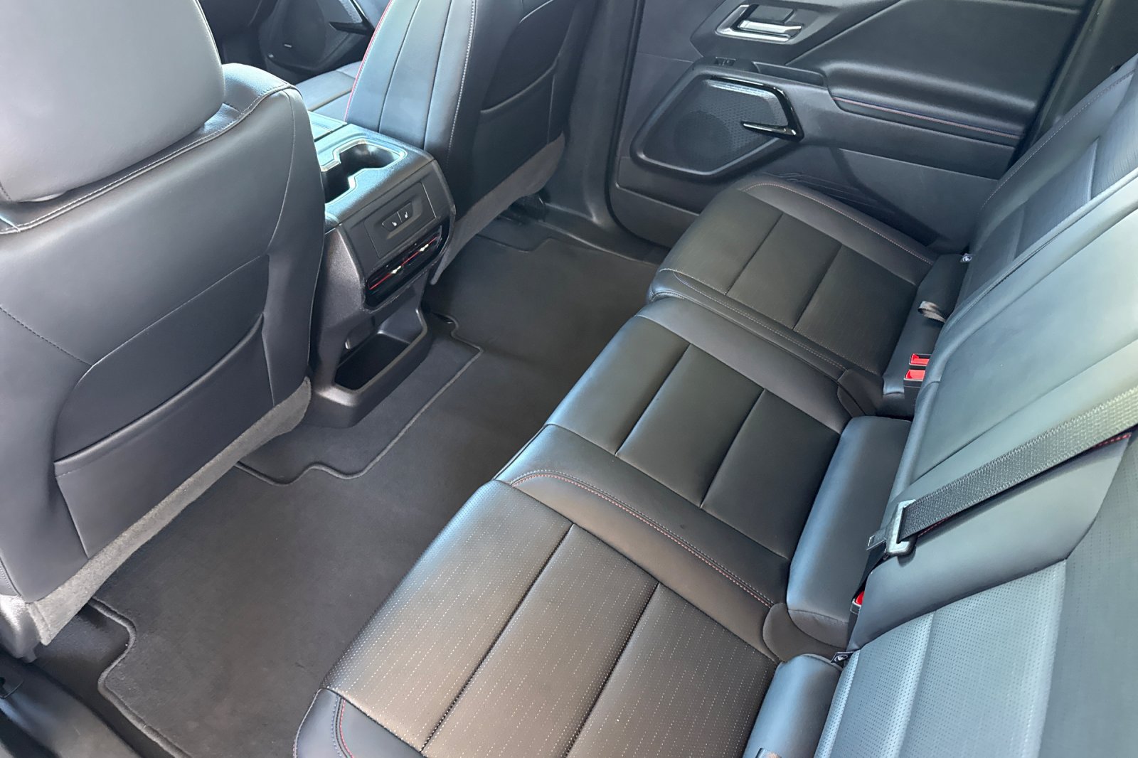 Used 2025 Chevrolet Silverado EV RST AWD/4WD image 6