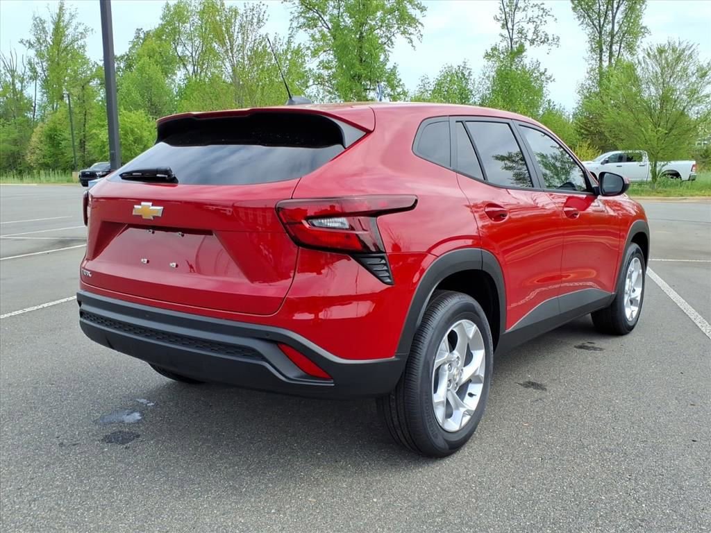 New 2026 Chevrolet Trax LS w/ LS Convenience Package FWD image 27