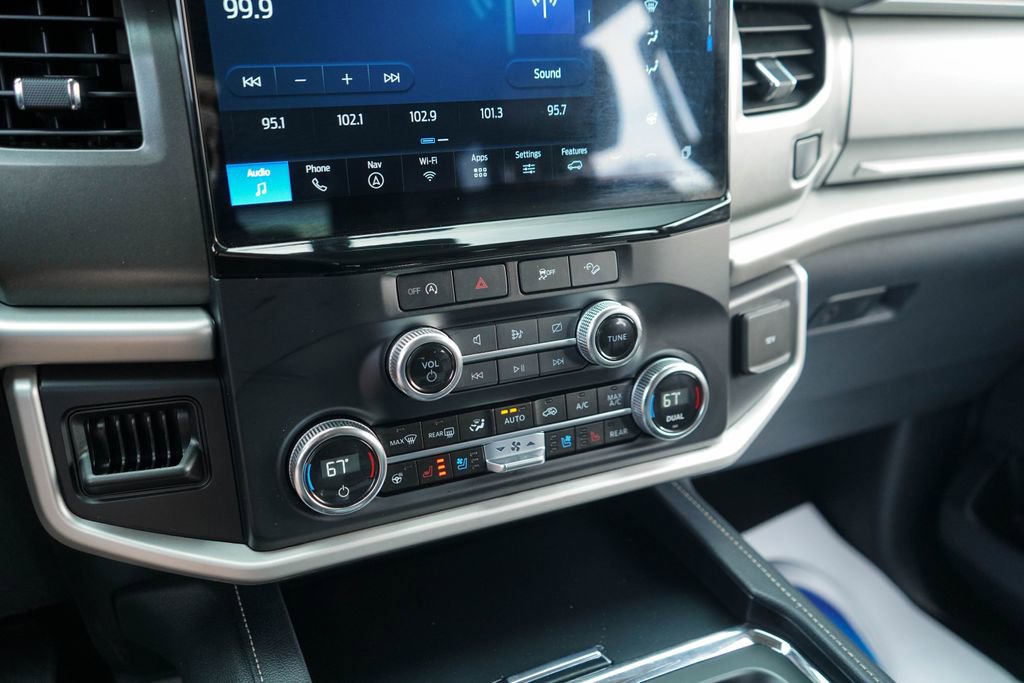 Used 2024 Ford Expedition Max XLT image 21