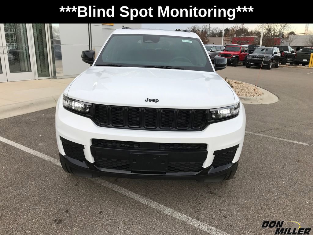 New 2025 Jeep Grand Cherokee L Altitude image 2