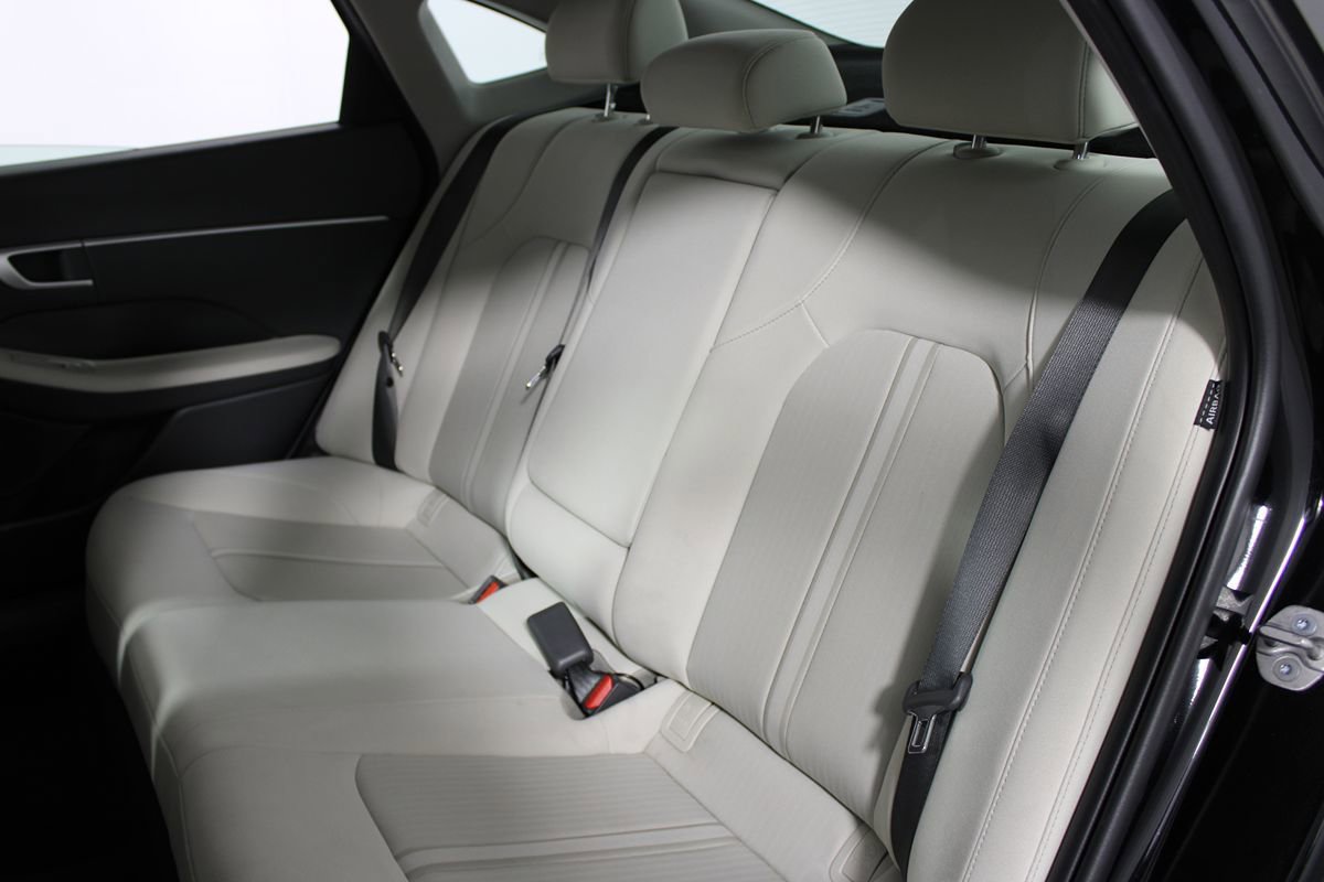Used 2025 Hyundai Sonata SEL FWD image 23