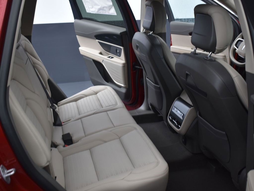 New 2025 Lincoln Nautilus Reserve w/ Jet Appearance Package image 11