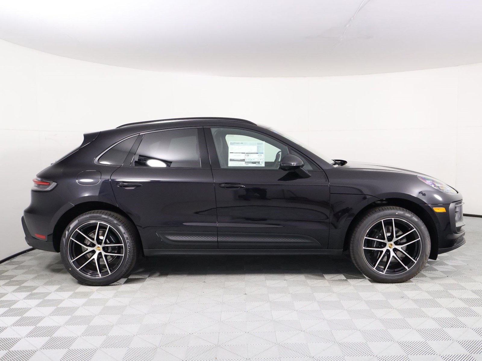 New 2026 Porsche Macan AWD/4WD image 8