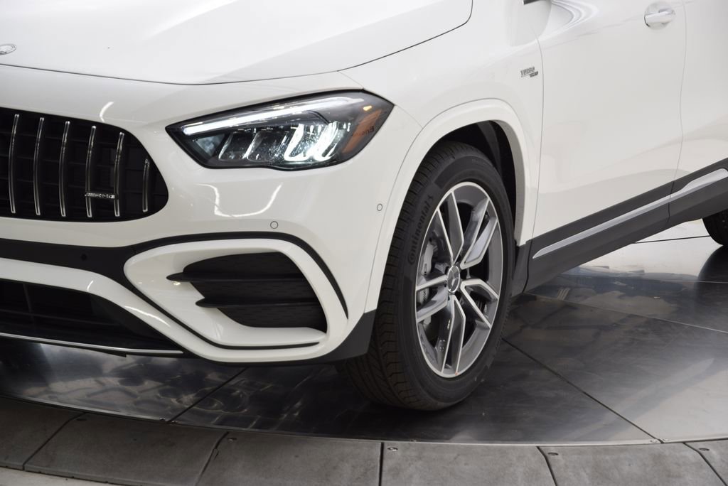 New 2026 Mercedes-Benz GLA 35 AMG 4MATIC image 11
