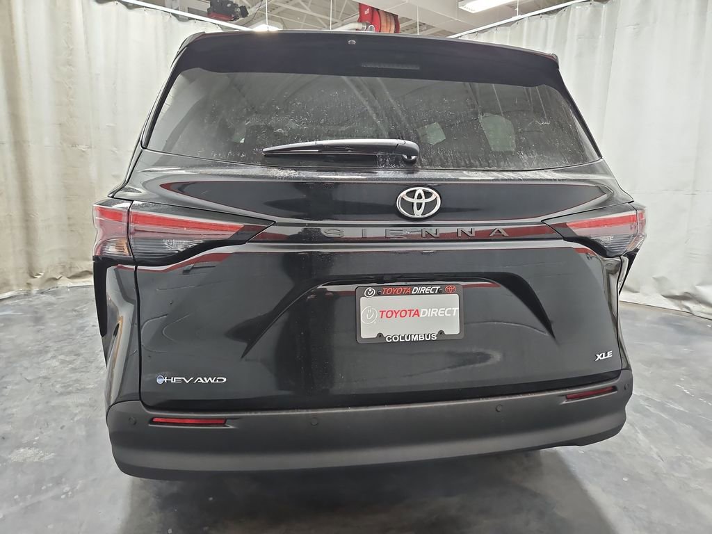 New 2026 Toyota Sienna XLE image 7