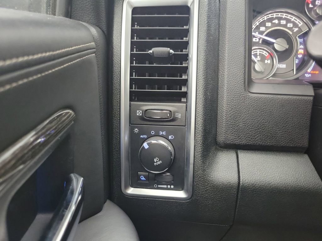 Used 2015 RAM 2500 Limited image 33