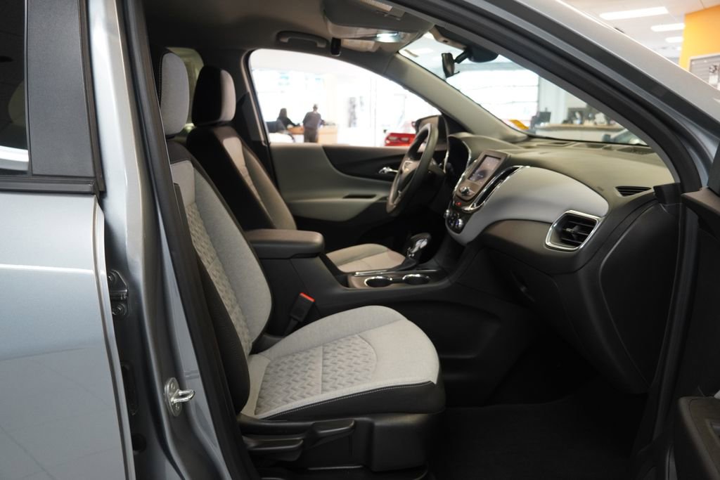 Used 2023 Chevrolet Equinox LS w/ LS Convenience Package image 27