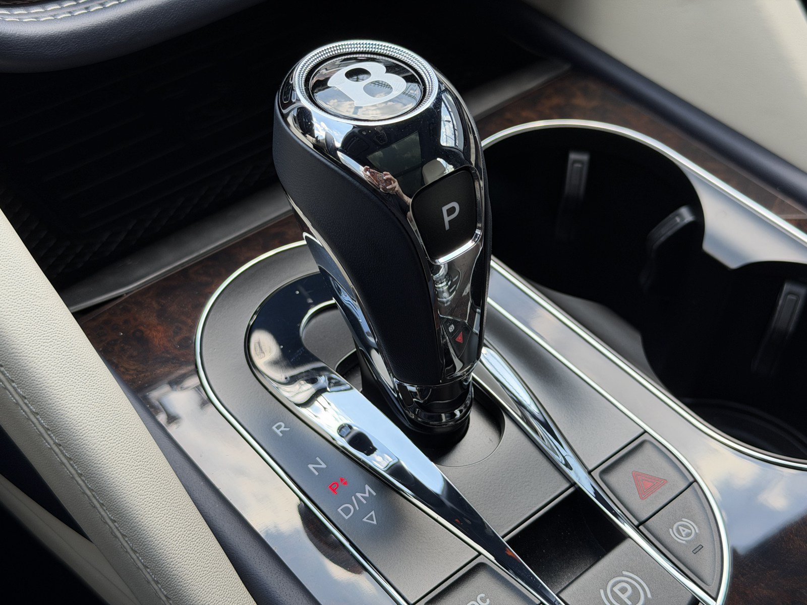 Certified 2023 Bentley Bentayga AWD/4WD image 29