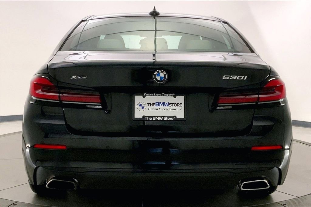 Certified 2023 BMW 530i xDrive w/ Executive Package AWD/4WD image 3