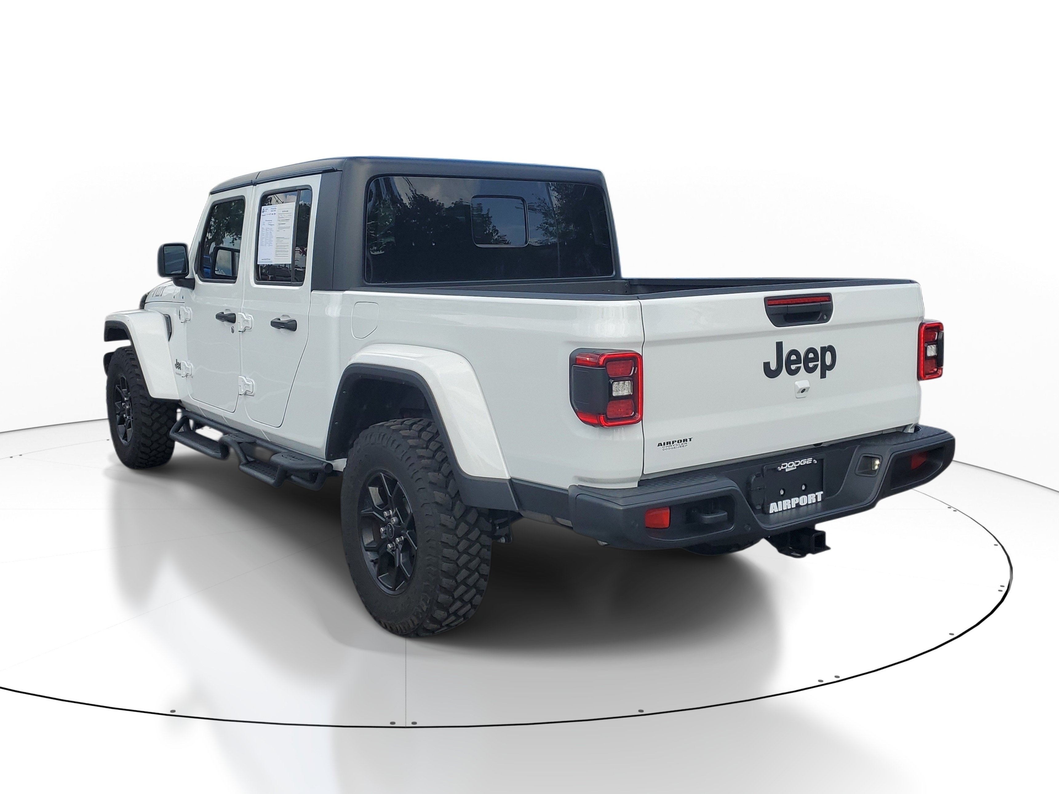 Used 2025 Jeep Gladiator Sport AWD/4WD image 5