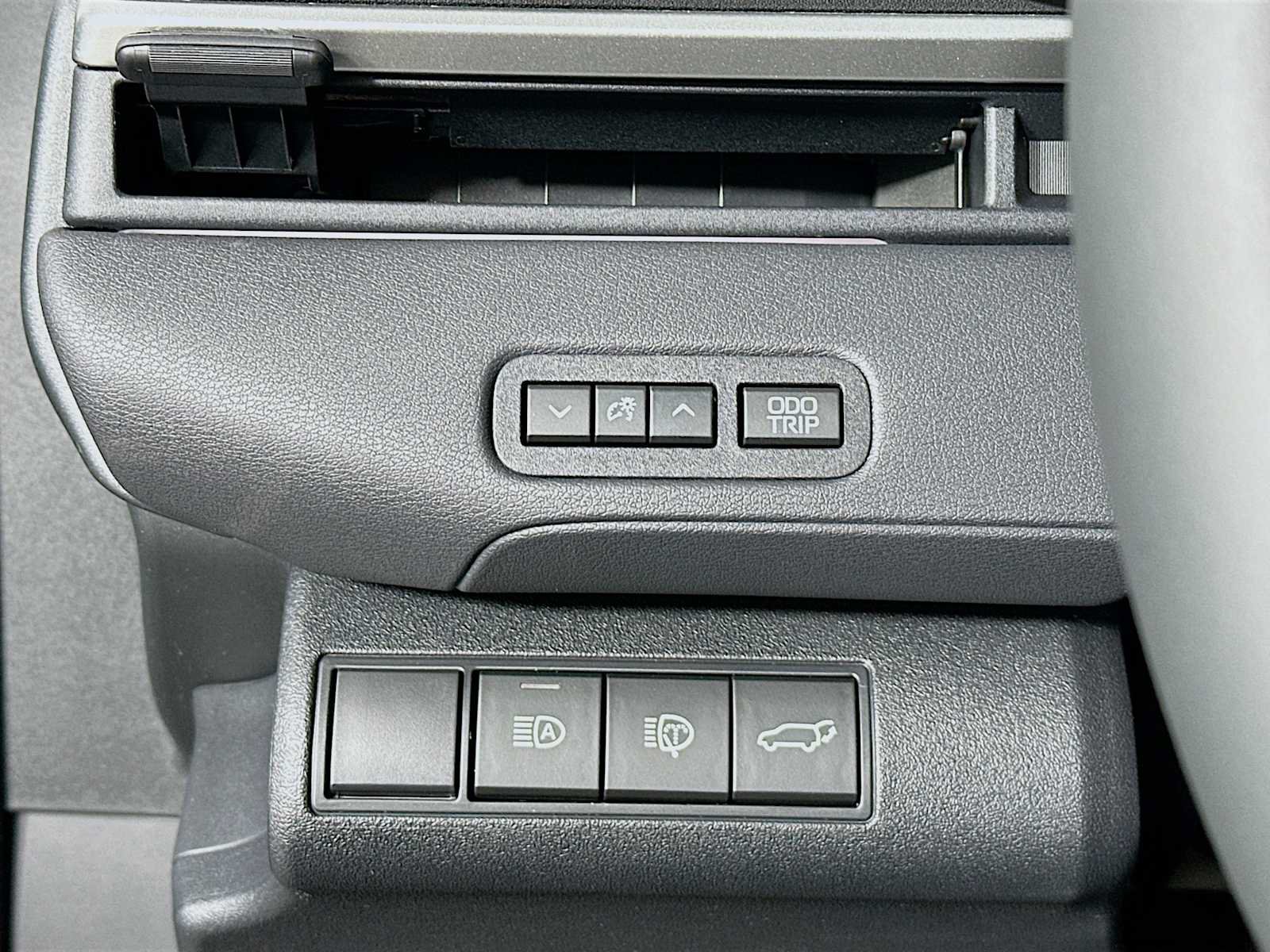 New 2026 Subaru Solterra AWD/4WD image 10