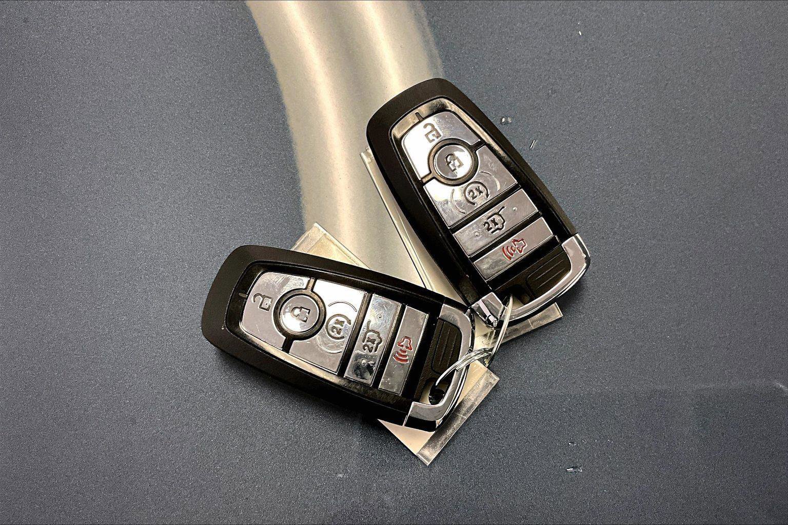 Used 2022 Lincoln Corsair Reserve w/ Equipment Group 201A image 9