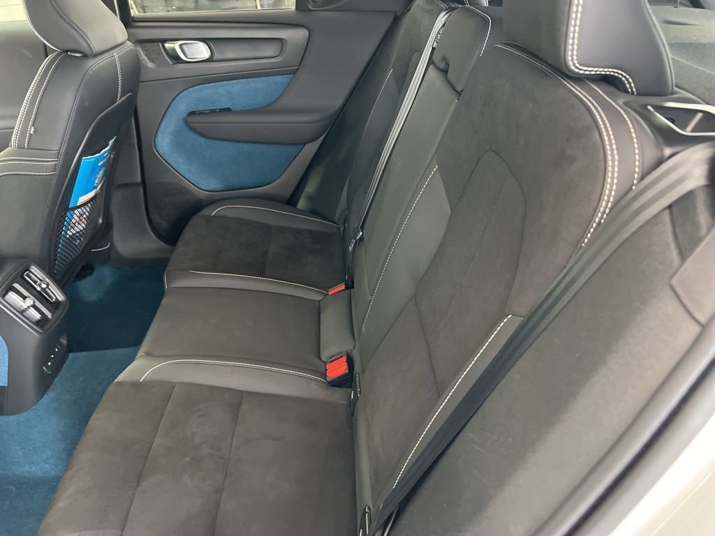 Used 2023 Volvo XC40 Recharge Ultimate w/ Protection Package Premier image 37