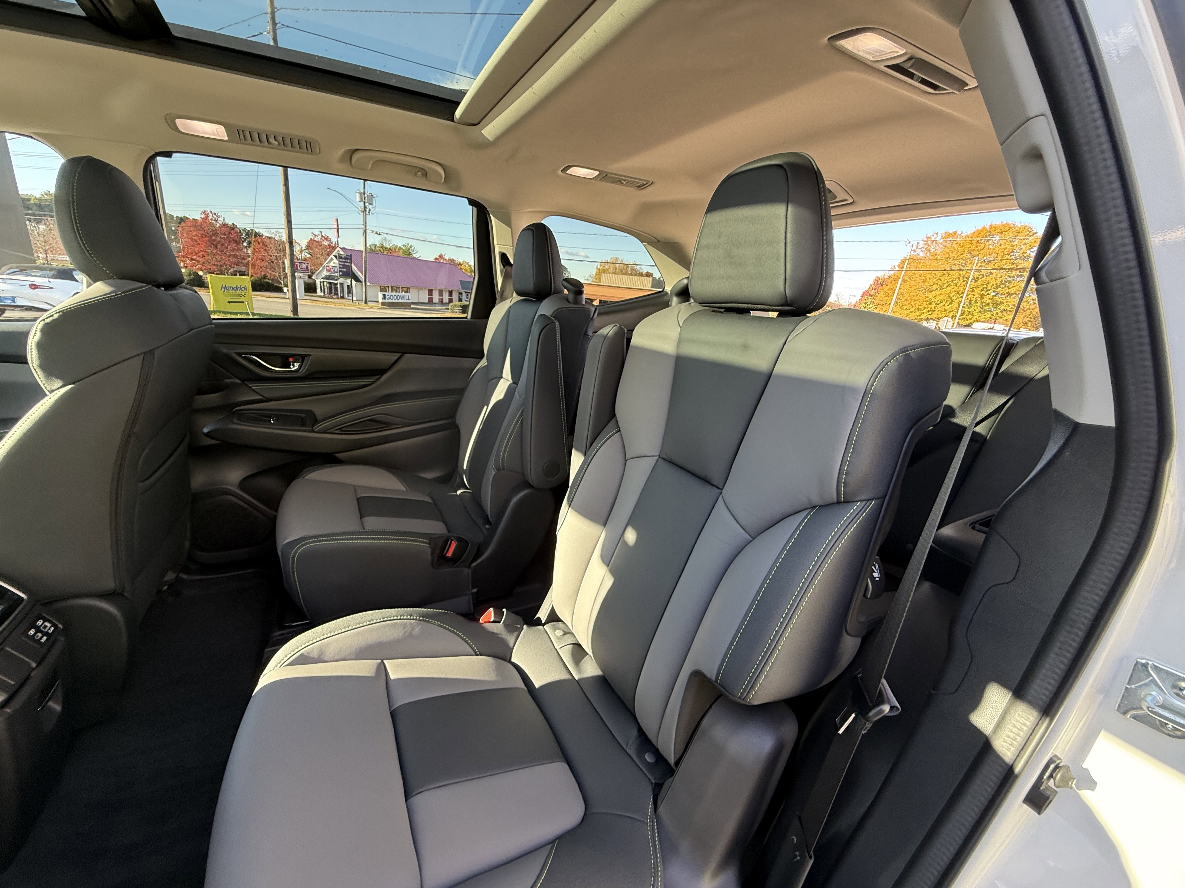 Used 2025 Subaru Ascent Onyx Edition w/ Popular Package #2 image 32