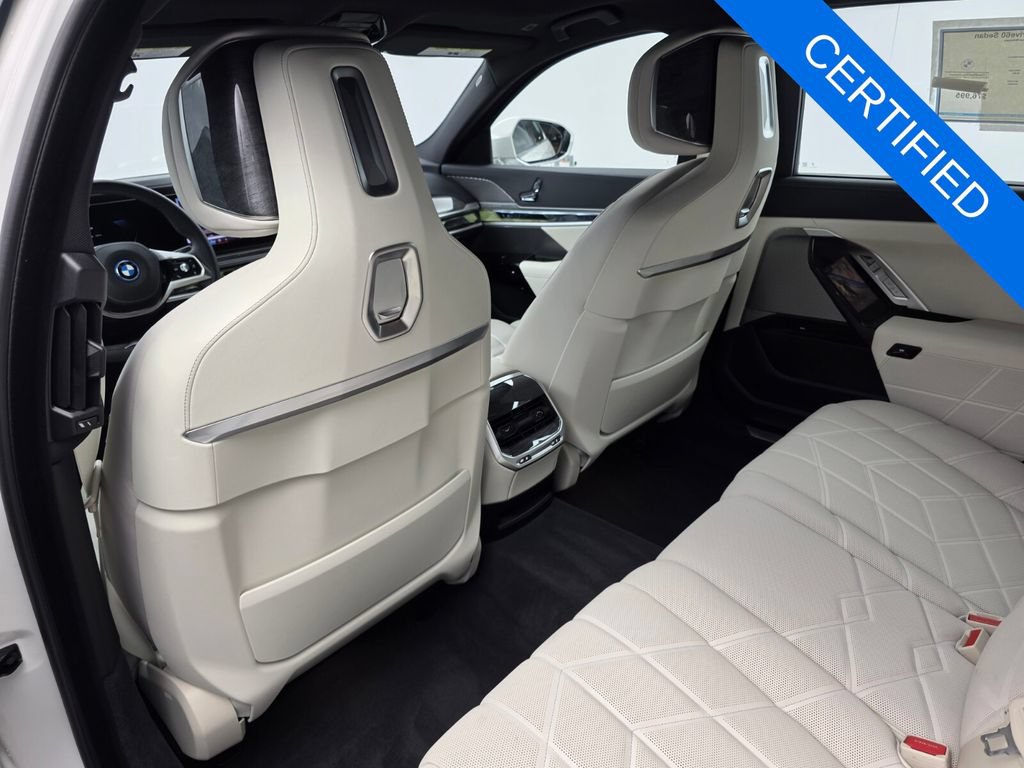Certified 2023 BMW i7 xDrive60 AWD/4WD image 15