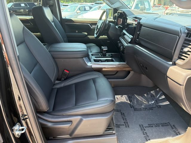 Used 2024 Chevrolet Silverado 1500 LT Trail Boss w/ Convenience Package II AWD/4WD image 15