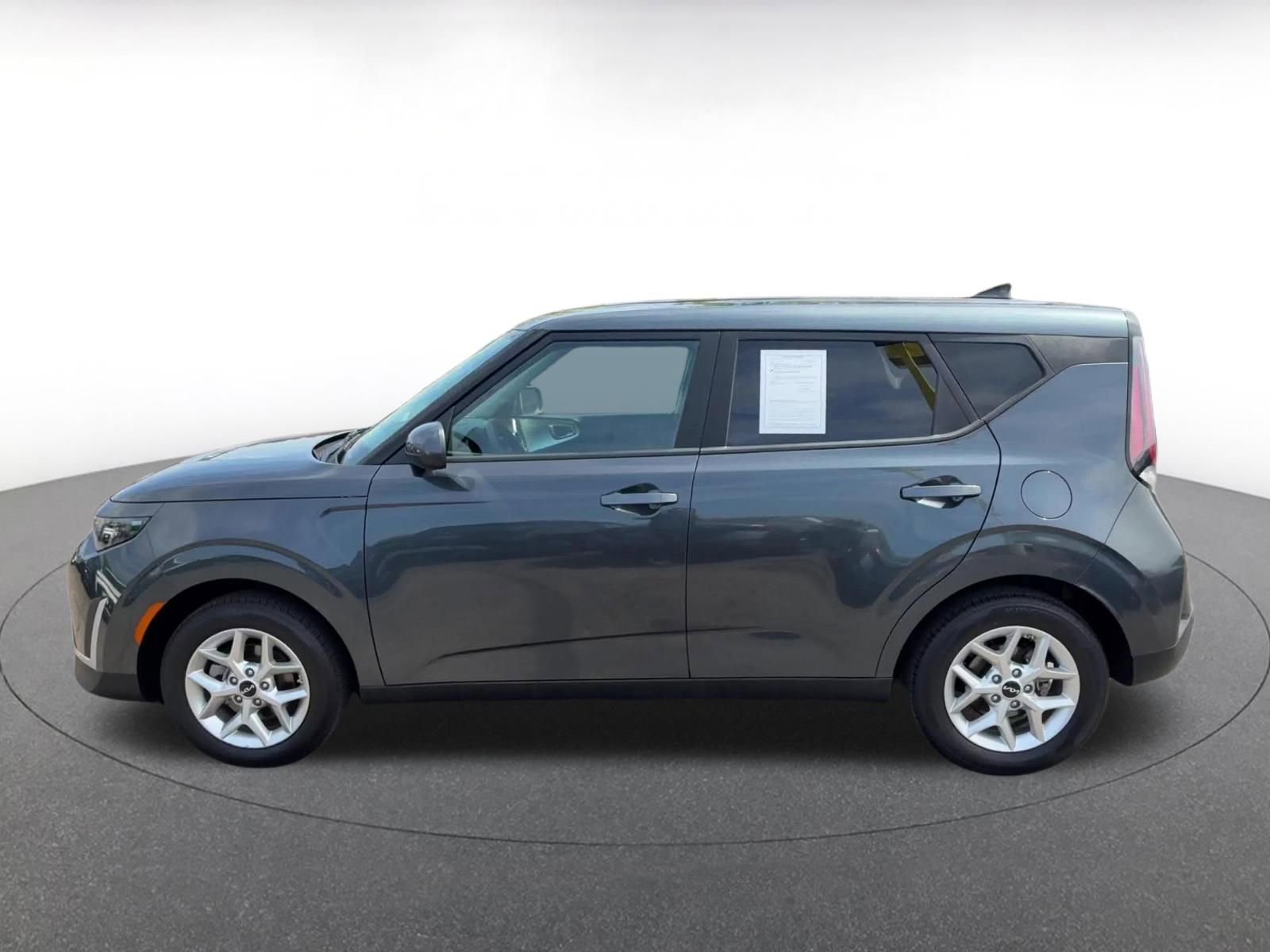 Used 2025 Kia Soul LX w/ LX Technology Package image 9
