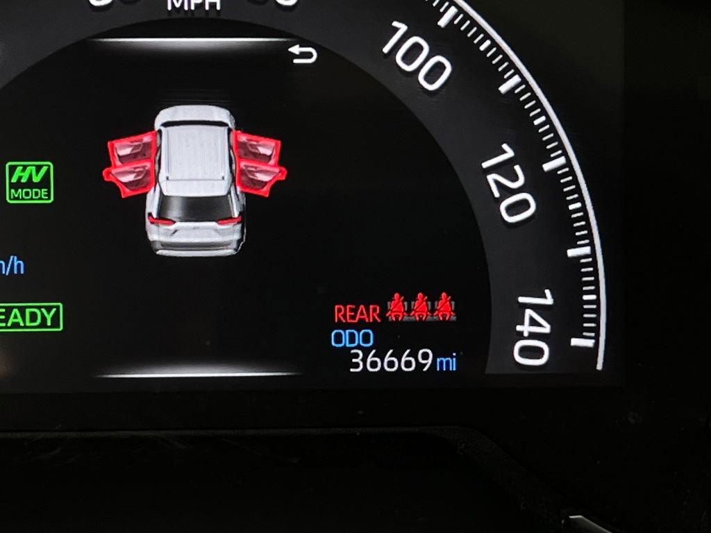 Used 2023 Toyota RAV4 SE w/ Weather & Moonroof Package image 17