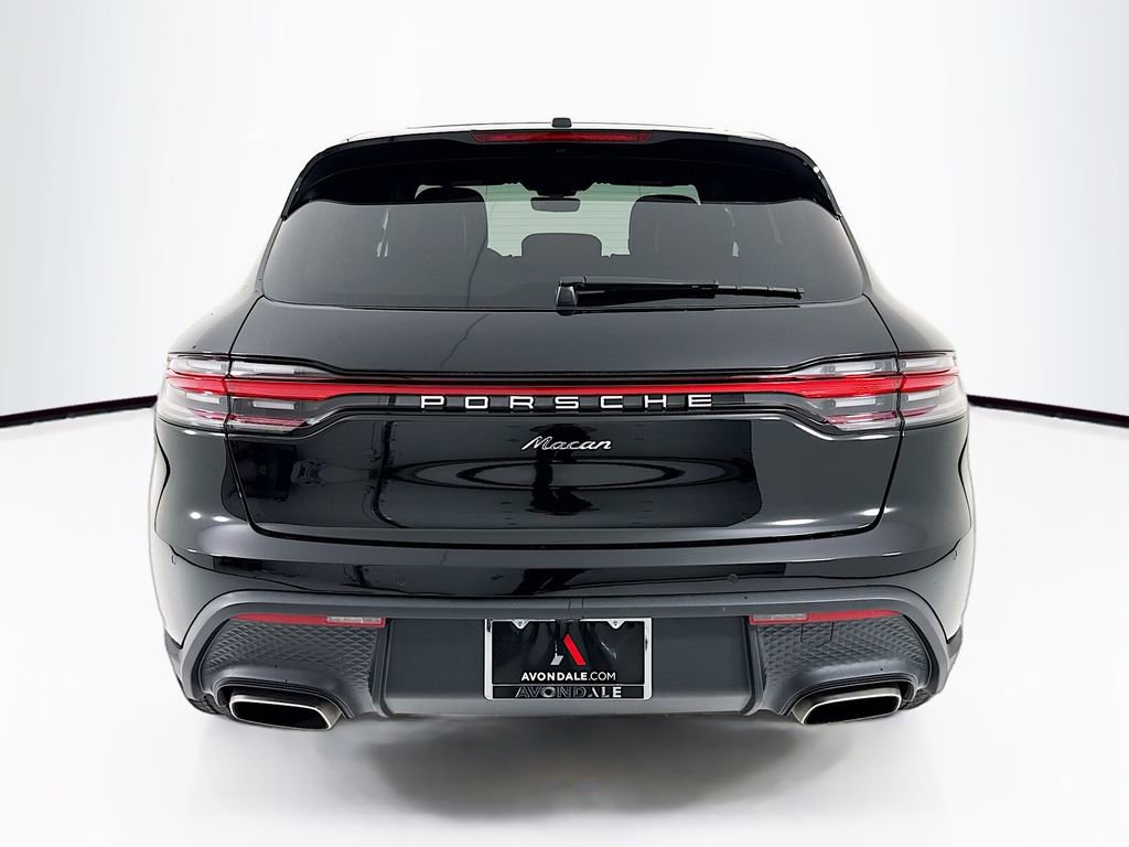 Certified 2025 Porsche Macan AWD/4WD image 10