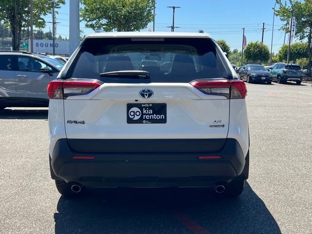 Used 2021 Toyota RAV4 LE w/ Carpet Mat Package (TMS) AWD/4WD image 6