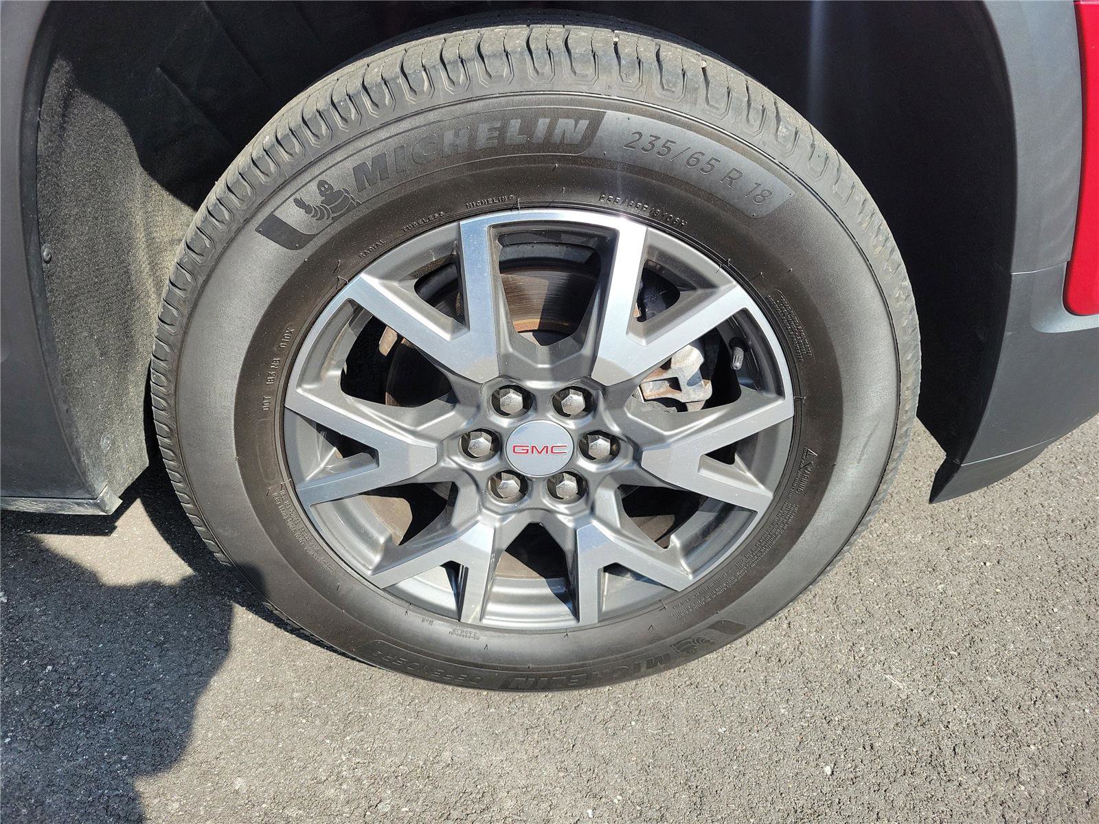 Used 2021 GMC Acadia SLE w/ Driver Convenience Package FWD image 6