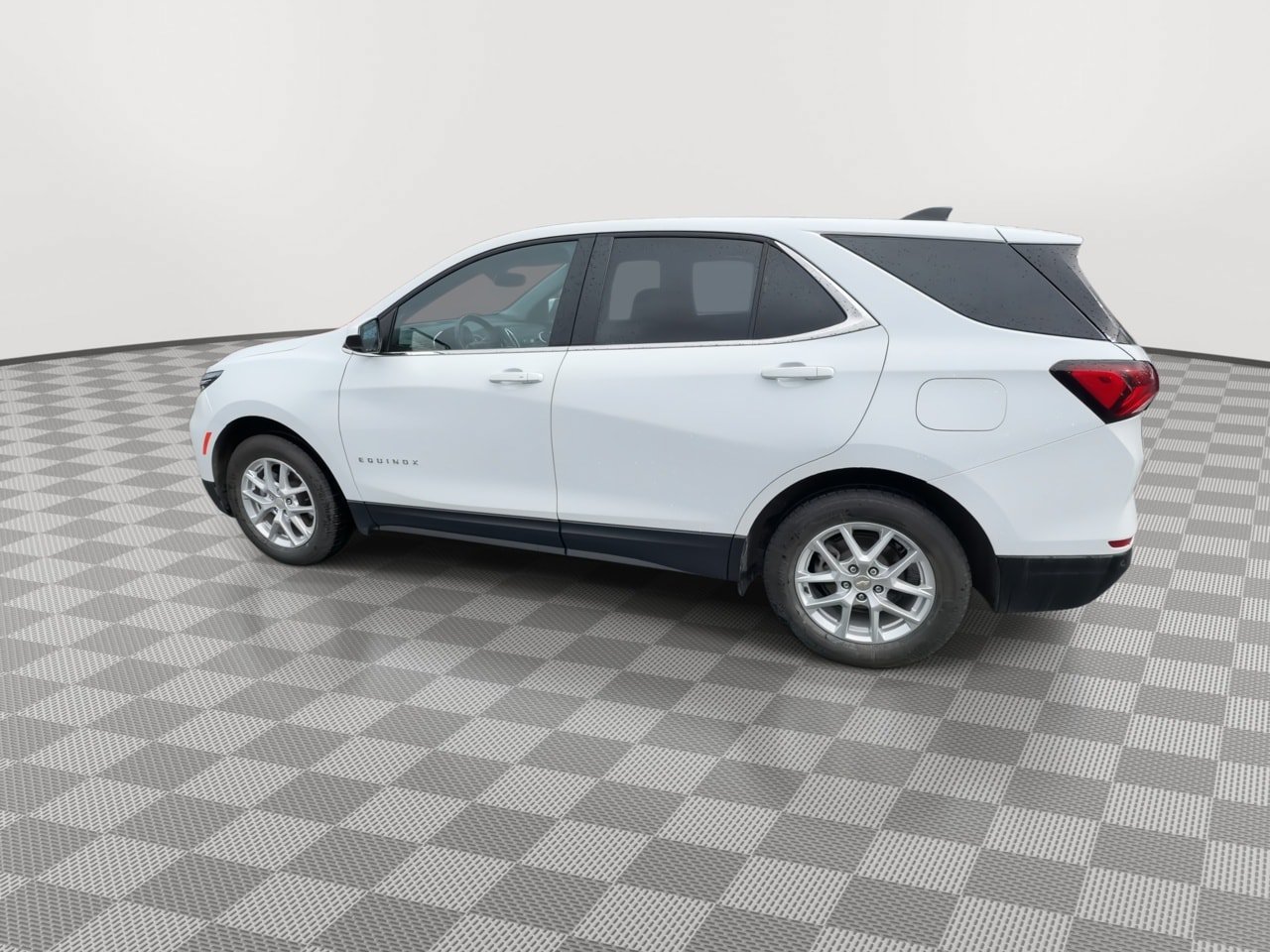 Used 2024 Chevrolet Equinox LT AWD/4WD image 5