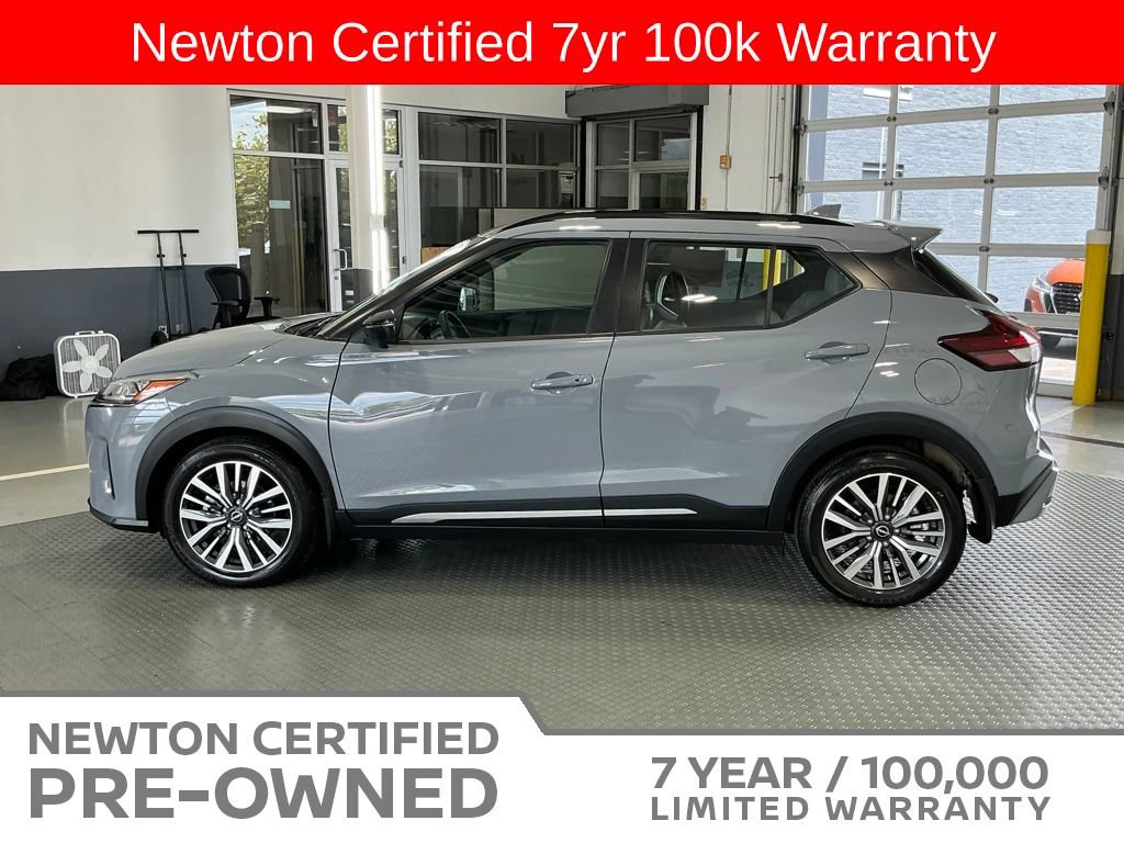 Used 2024 Nissan Kicks SR w/ SR Premium Package FWD image 3