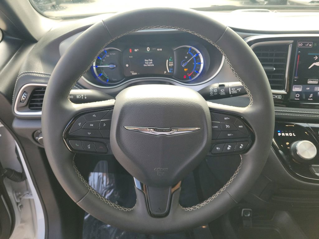Used 2024 Chrysler Pacifica Limited FWD image 29