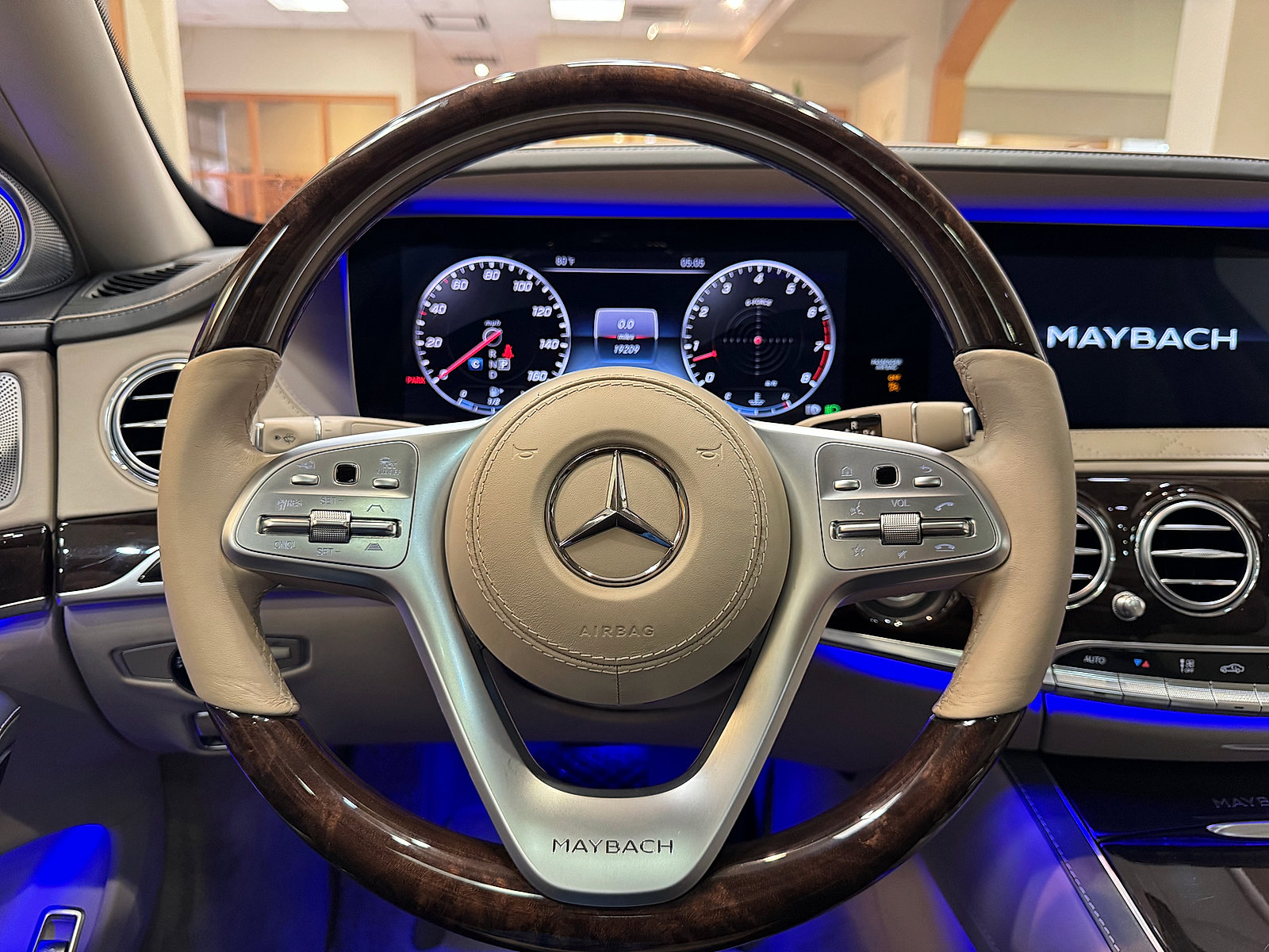 Used 2020 Mercedes-Benz Maybach S 650 image 23