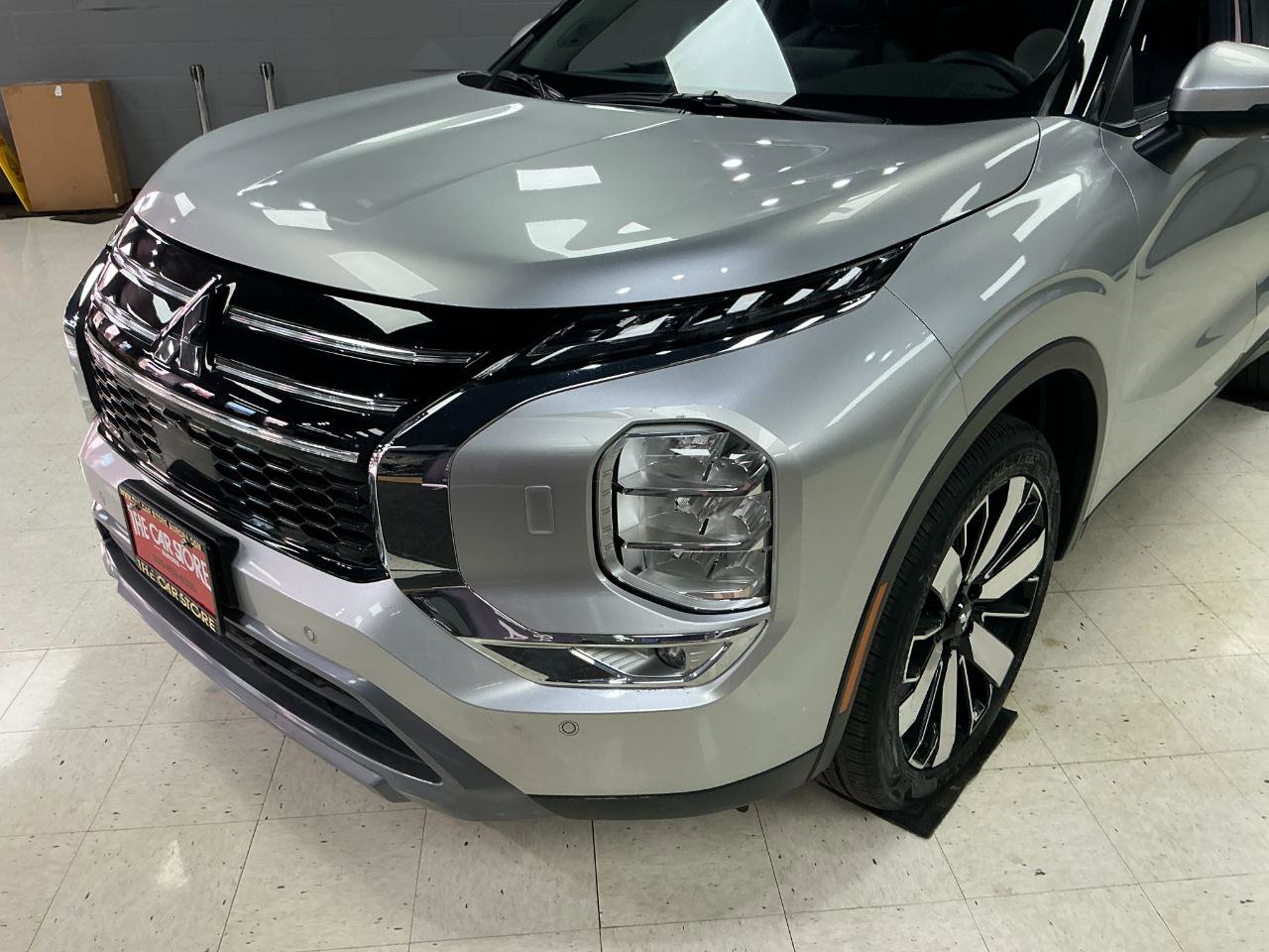Used 2025 Mitsubishi Outlander AWD image 35