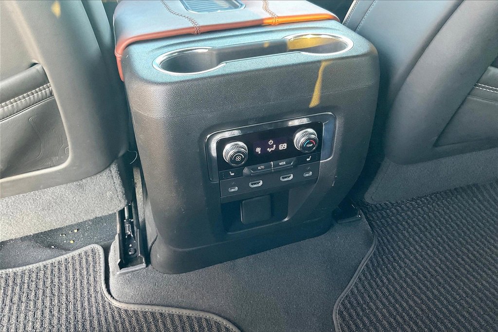 Used 2023 GMC Yukon Denali Ultimate image 36