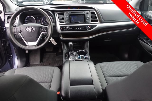 Certified 2019 Toyota Highlander LE FWD image 4