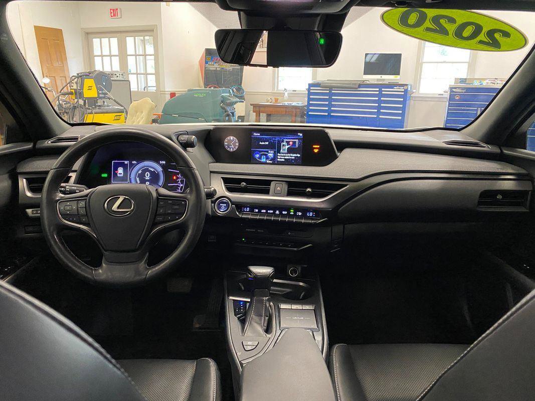 Used 2020 Lexus UX 250h w/ Premium Package image 4