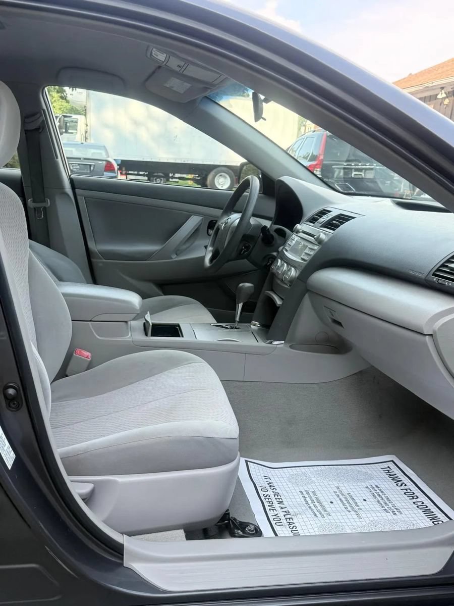 Used 2011 Toyota Camry LE w/ LE Extra-Value Pkg FWD image 20