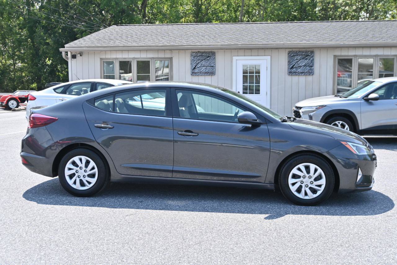 Used 2020 Hyundai Elantra SE FWD image 11
