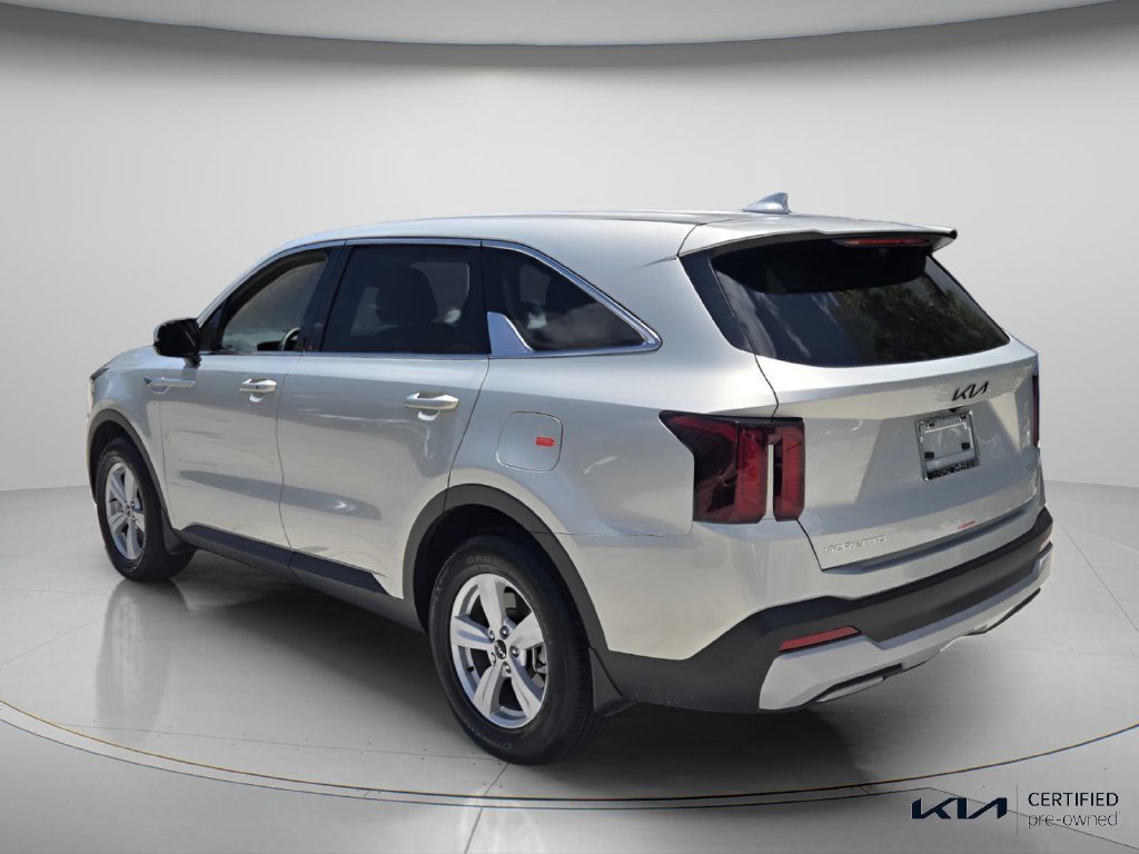 Used 2026 Kia Sorento LX FWD image 8