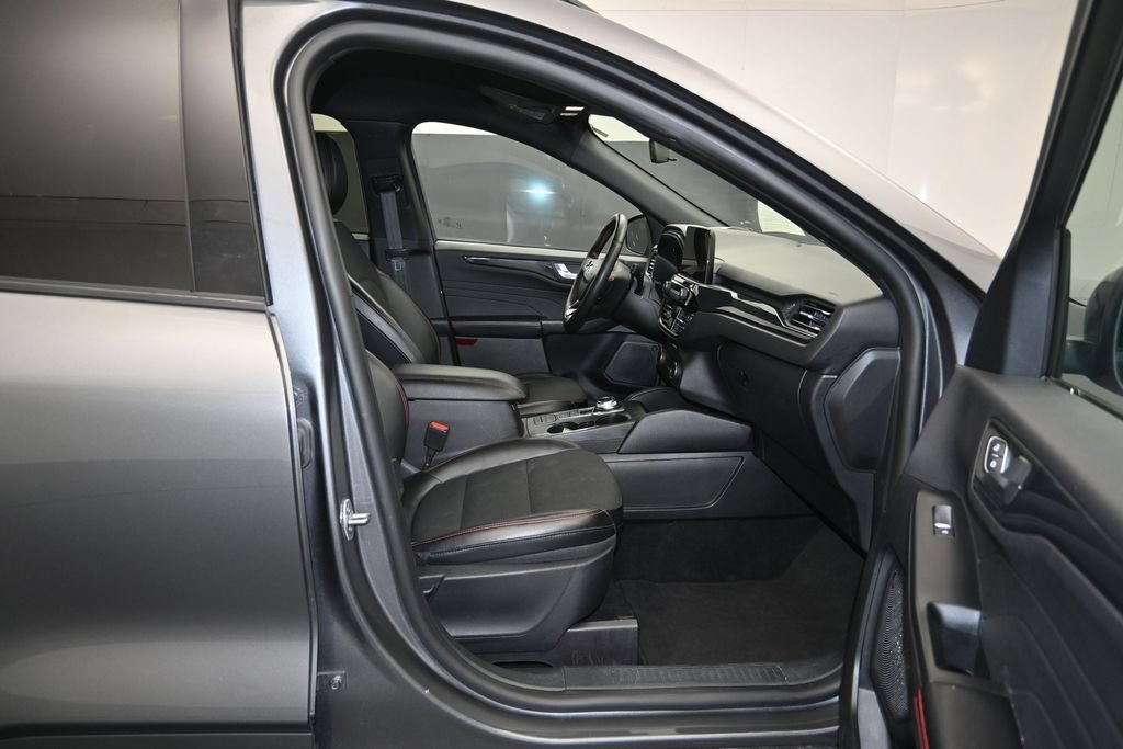 Used 2025 Ford Escape ST-Line Select AWD/4WD image 26