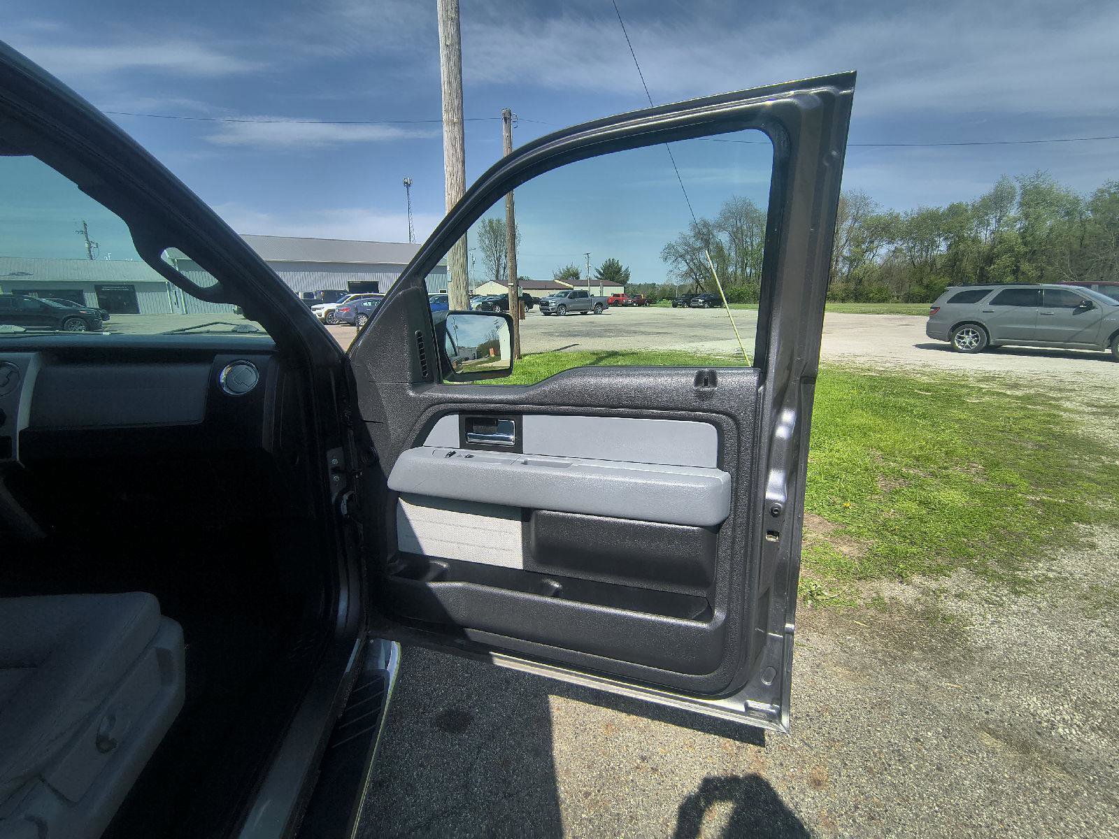 Used 2014 Ford F150 XLT w/ Equipment Group 302A Luxury AWD/4WD image 25