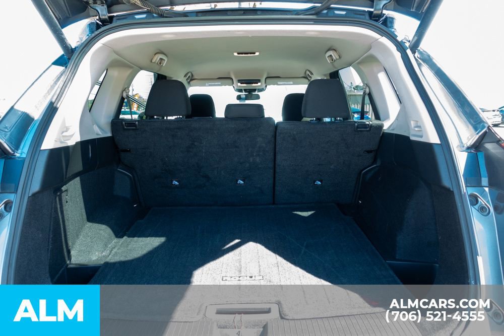 Used 2025 Nissan Rogue SV image 18