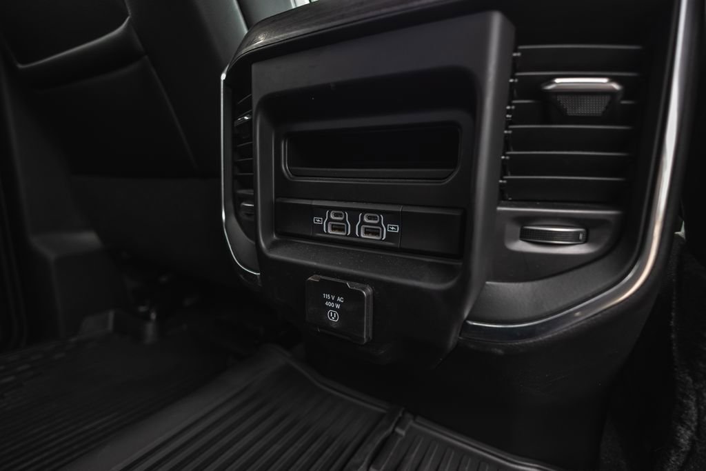 Used 2025 RAM 3500 Laramie AWD/4WD image 38