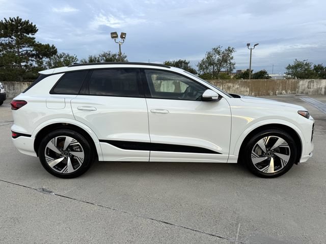 Used 2025 Audi Q6 e-tron Prestige AWD/4WD image 4
