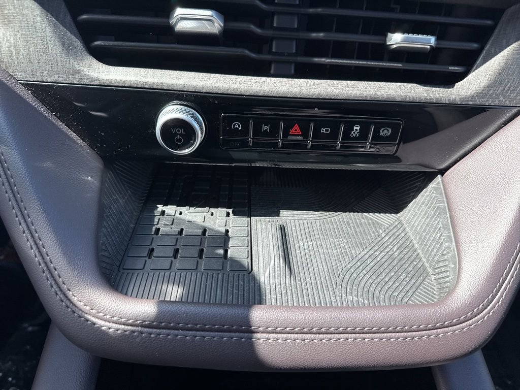 Used 2025 Ford Explorer Platinum w/ Ultimate Package image 16