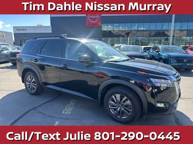 Used 2024 Nissan Pathfinder SV