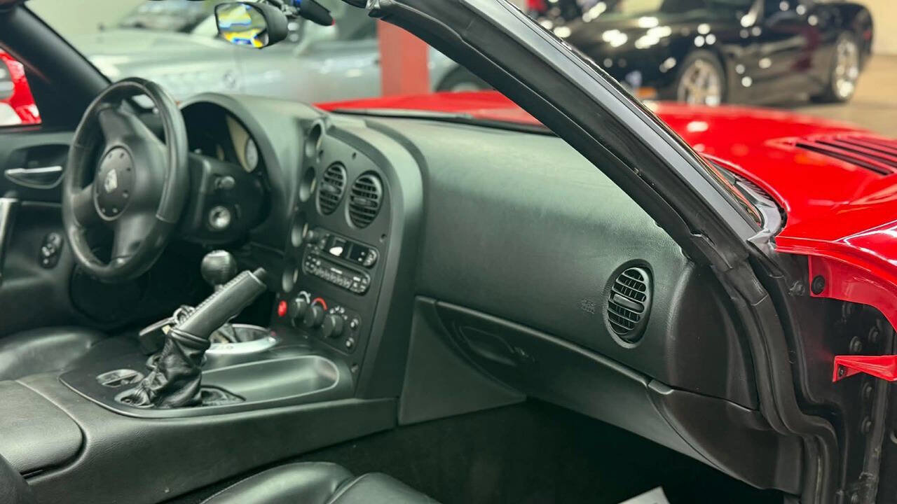 Used 2005 Dodge Viper SRT-10 image 24