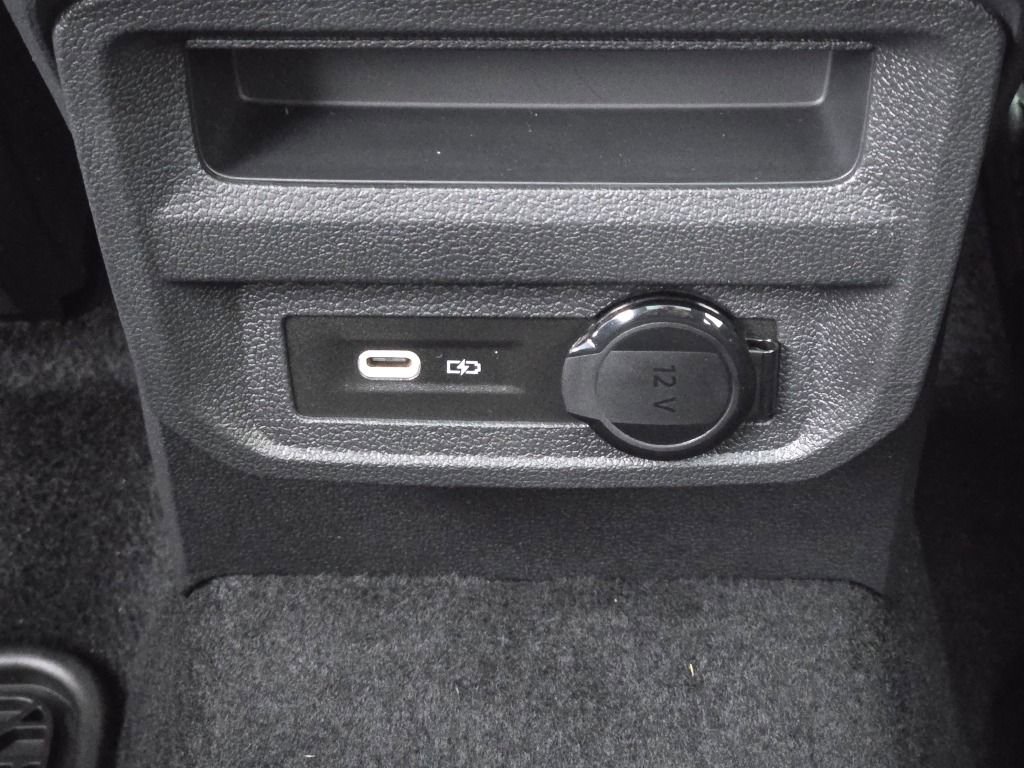 Used 2024 Volkswagen Tiguan Wolfsburg Edition image 25