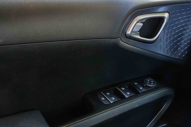 Used 2021 Kia Soul S image 15