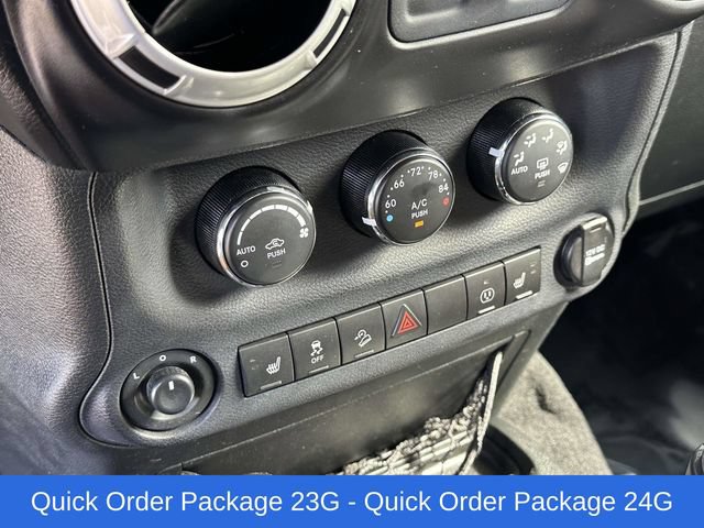 Used 2017 Jeep Wrangler Sahara w/ Connectivity Group AWD/4WD image 7